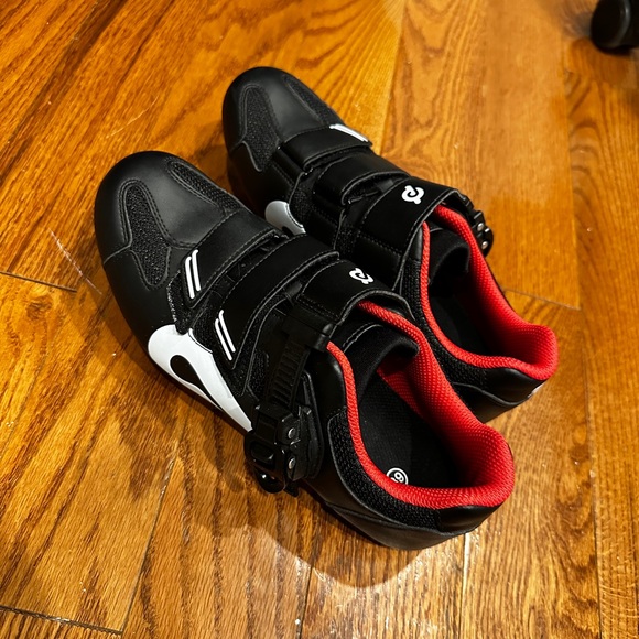 Peloton Cycling Shoes - Picture 1 of 4